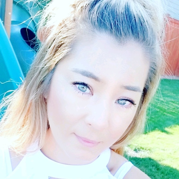 Meet your Posher, Elizabeth - Picture 1 of 1